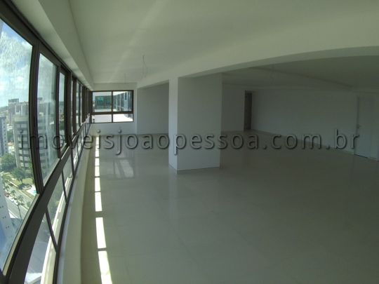 Mansão Suspensa com 5 suítes