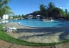 Piscinas e deck com bar molhado